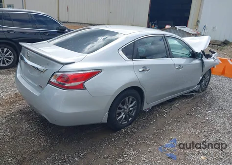 2015 Nissan Altima 2.5 S z USA, uszkodzony, nr VIN 1N4AL3AP3FN903589